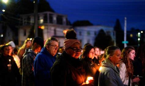 More than 1,000 pay tribute to Maine's mass shooting victims on day of prayer, reflection on tragedy